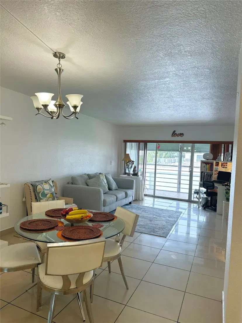 Picture of 7981 S French Dr 402, Pembroke Pines FL 33024