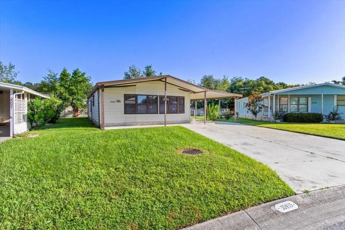 Picture of 35935 Tanda Cir, Zephyrhills, FL 33451