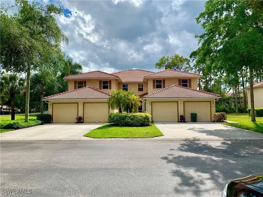 Picture of 517 Robin Hood Cir 102, Naples, FL 34104