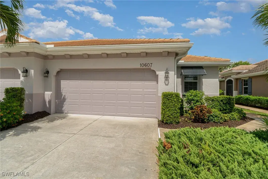 Picture of 10607 Camarelle Cir, Fort Myers, FL 33913