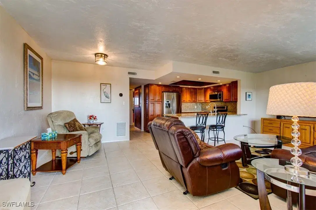 Picture of 4906 Victoria Dr 413, Cape Coral, FL 33904