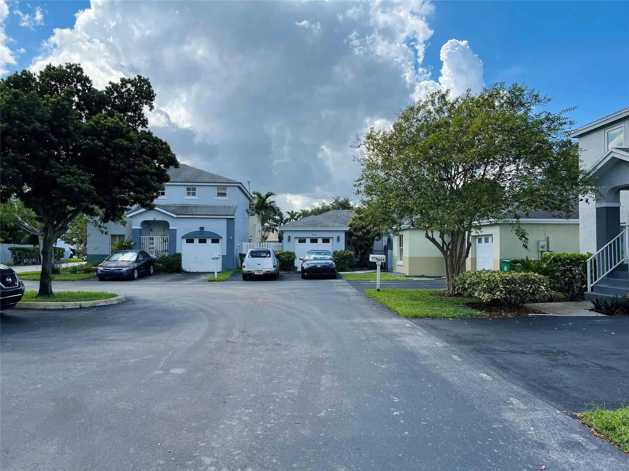 Picture of 4345 SW 72 Ter, Davie, FL 33314