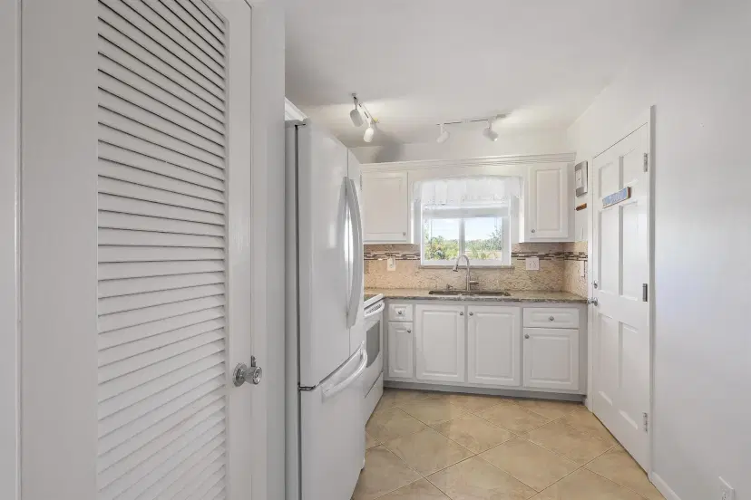 Picture of 11 Garden Street 205, Tequesta FL 33469