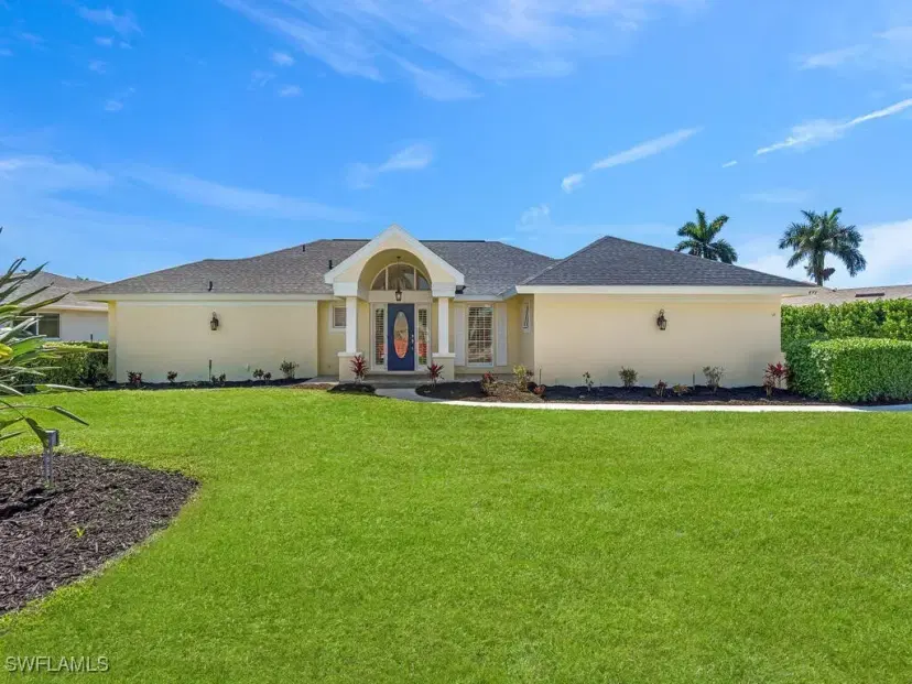 Picture of 491 Cypress Way E, Naples FL 34110