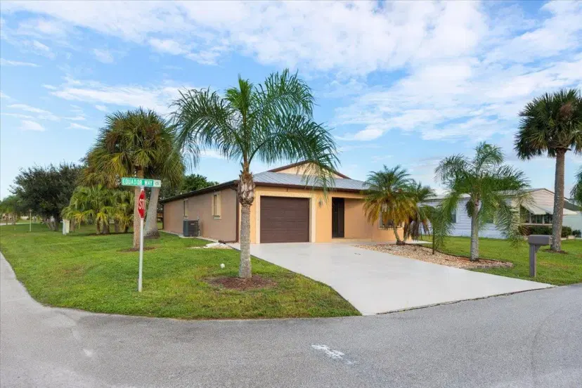 Picture of 1 Ecuador Way, Fort Pierce FL 34951