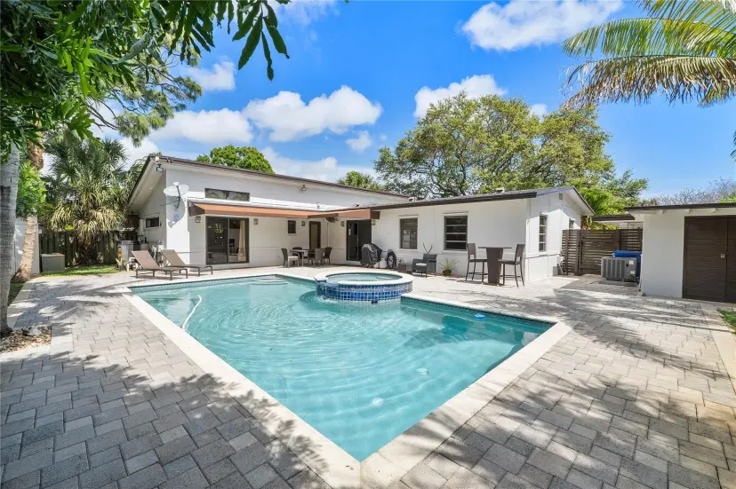 Picture of 2801 NE 1St Ave, Wilton Manors FL 33334