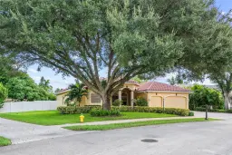 Picture of 4320 SW 74Th Ter, Davie, FL 33314