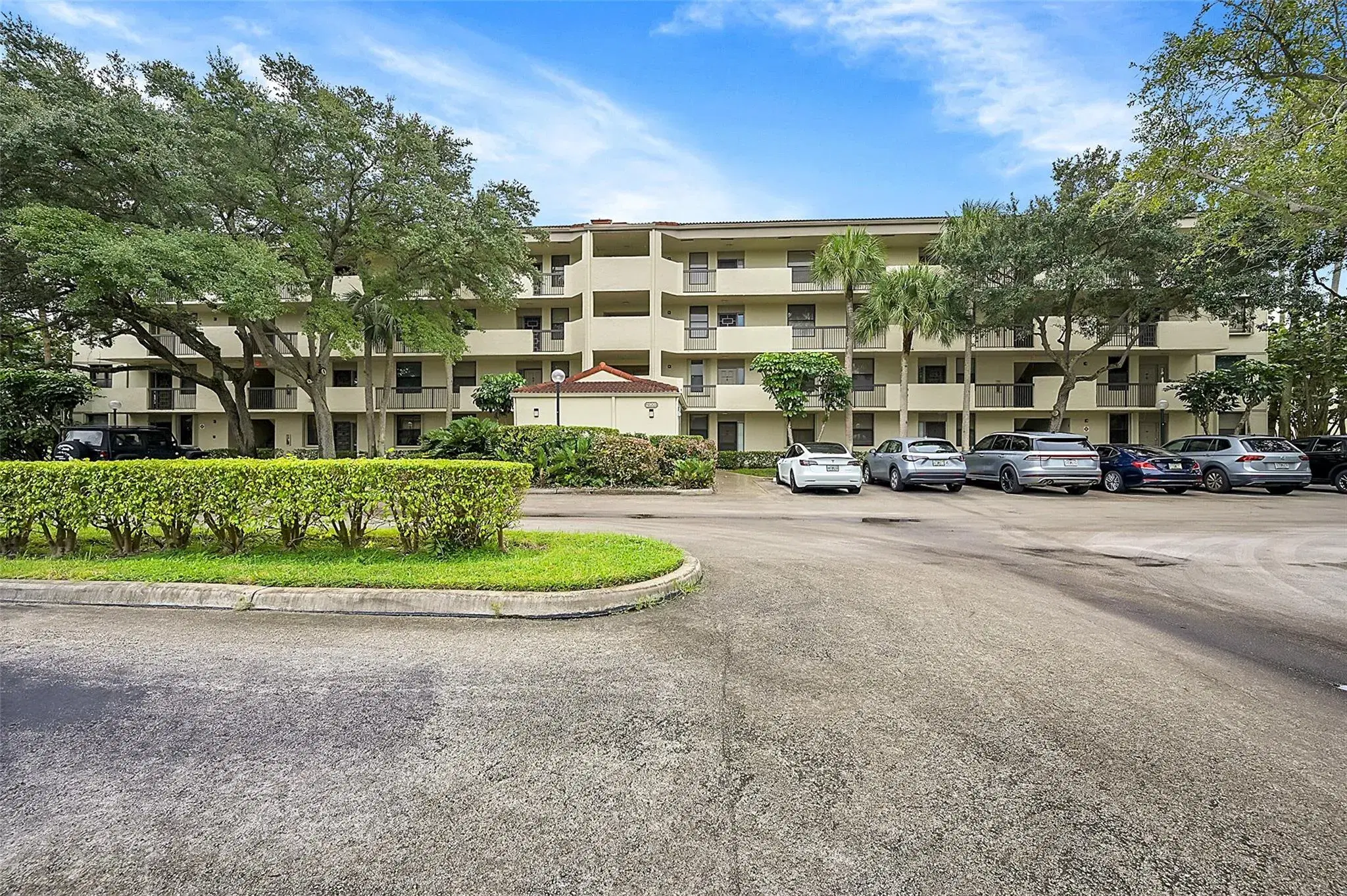 Picture of 2908 Carambola Circle S 403, Coconut Creek, FL 33066