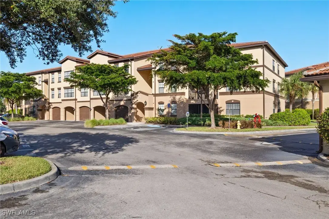 Picture of 12990 Positano Cir 106, Naples, FL 34105