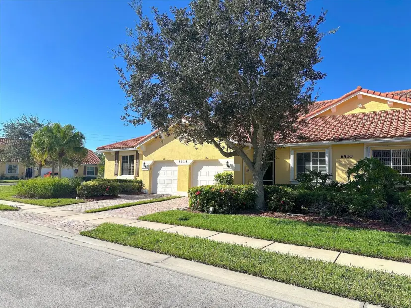 Picture of 6510 Oxford Cir 102, Vero Beach FL 32966