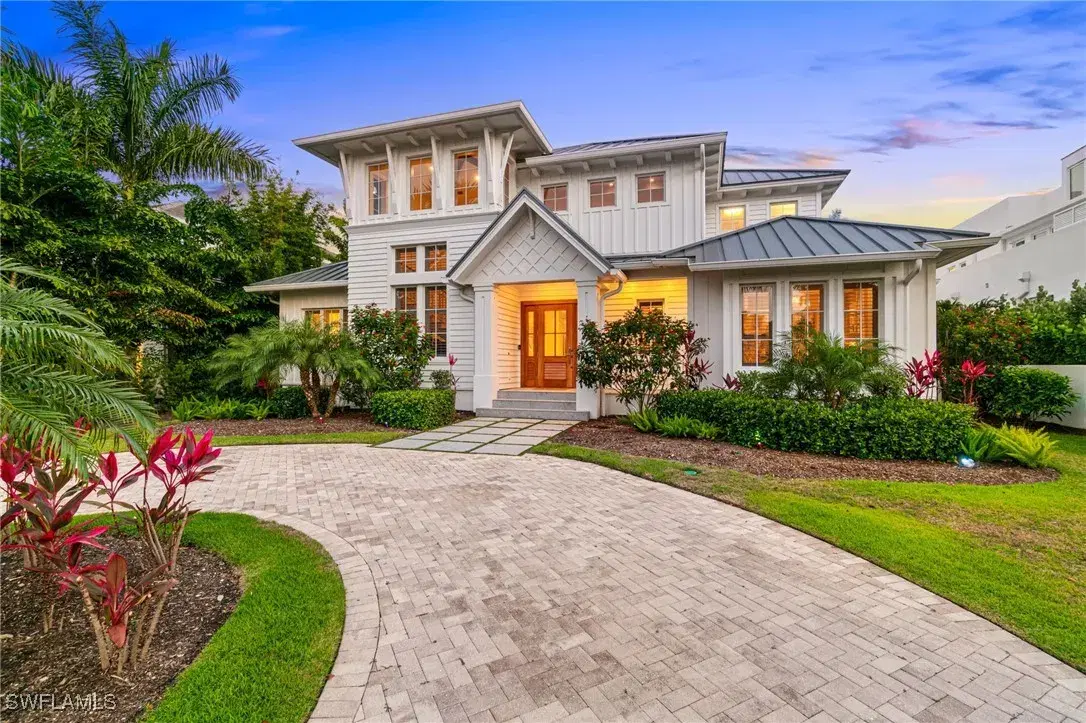 Picture of 730 9Th Ave S, Naples, FL 34102