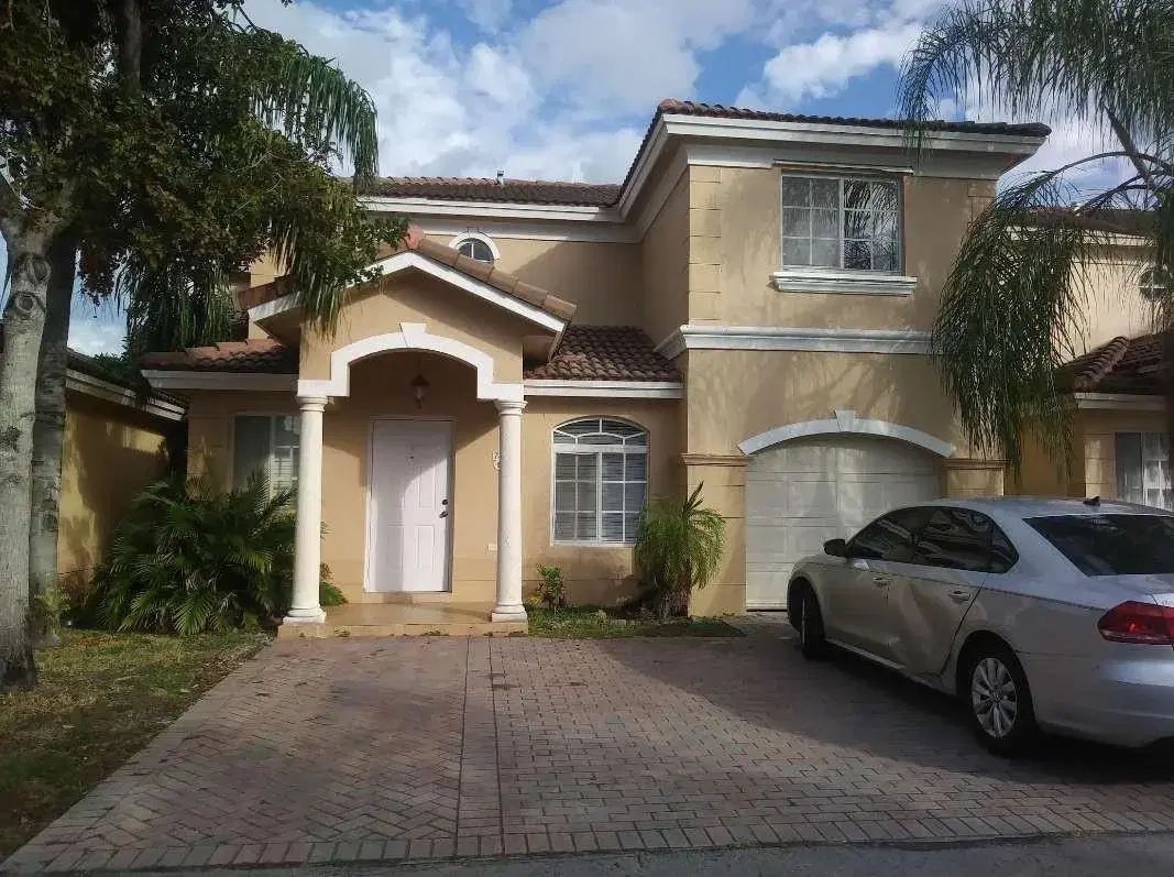 Picture of 7359 NW 173Rd Dr 104, Hialeah, FL 33015