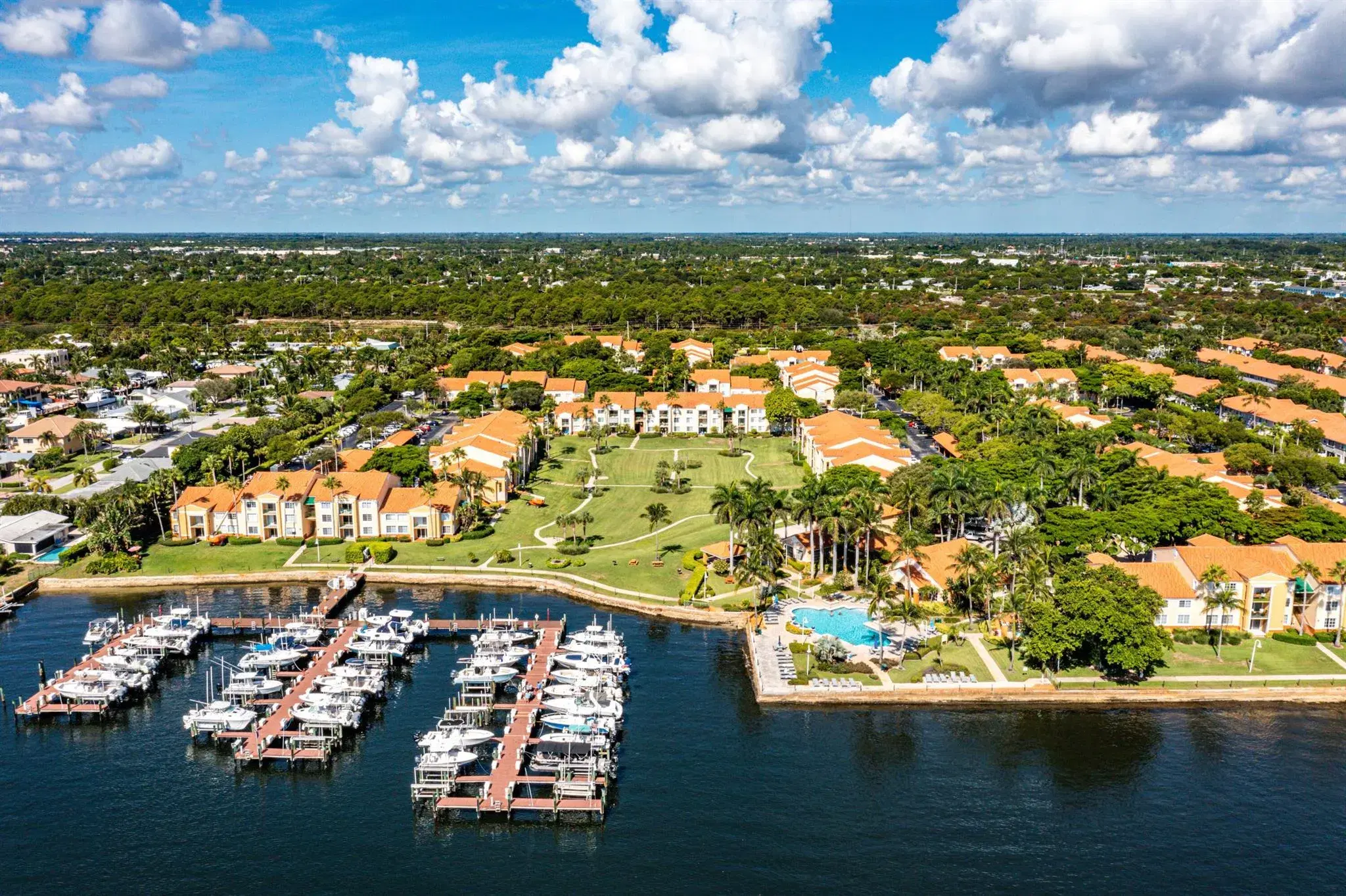 Picture of 135 Yacht Club Way 111, Hypoluxo, FL 33462