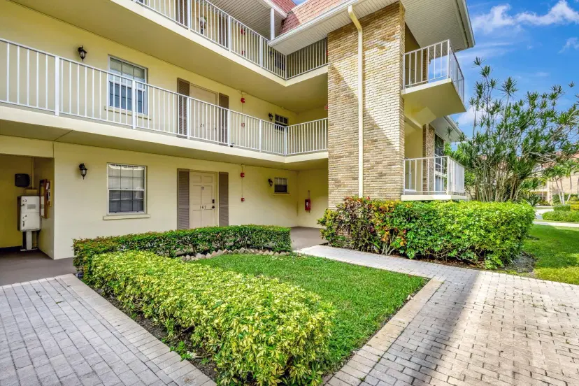 Picture of 5510 Tamberlane Circle 148, Palm Beach Gardens FL 33418