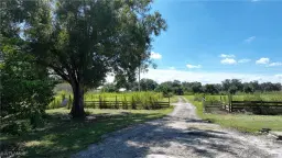 Picture of 2751 Styles Rd, Alva, FL 33920