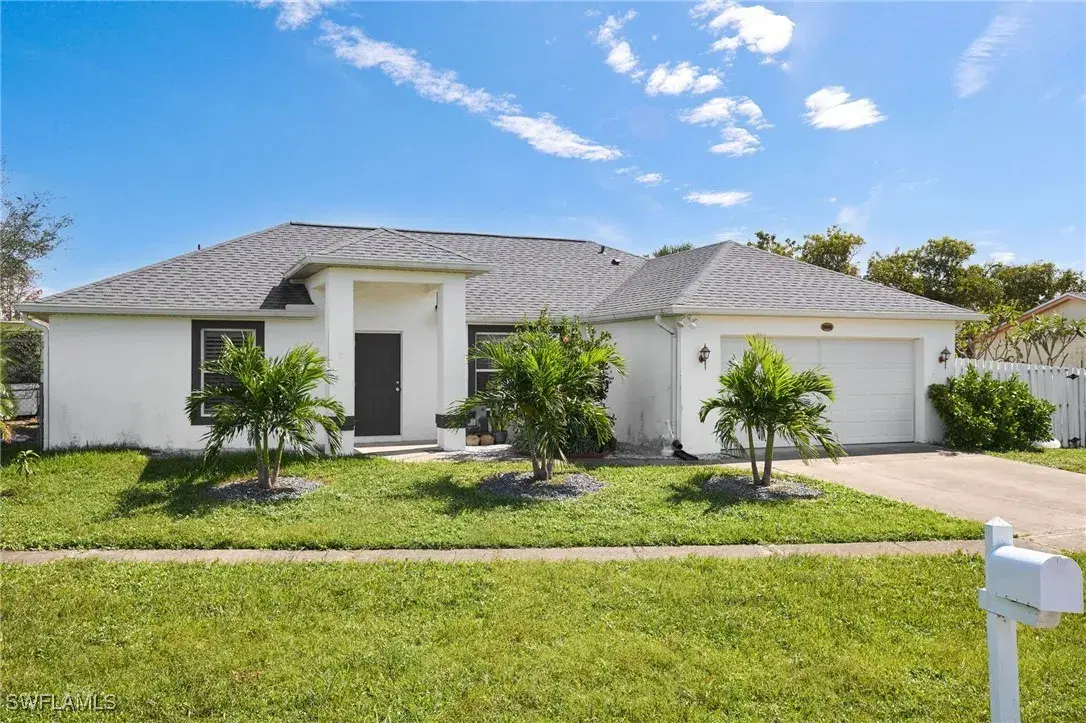 Picture of 1082 Ridgeway Dr, North Fort Myers, FL 33903