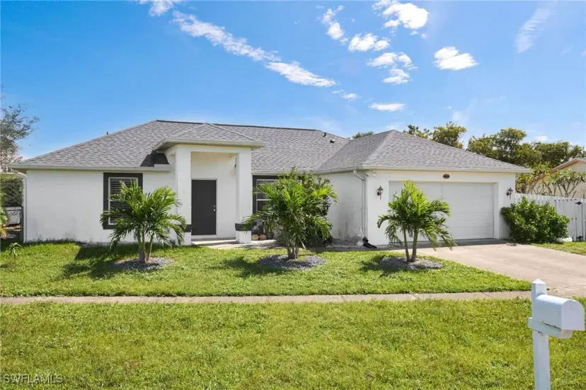 Picture of 1082 Ridgeway Dr, North Fort Myers FL 33903