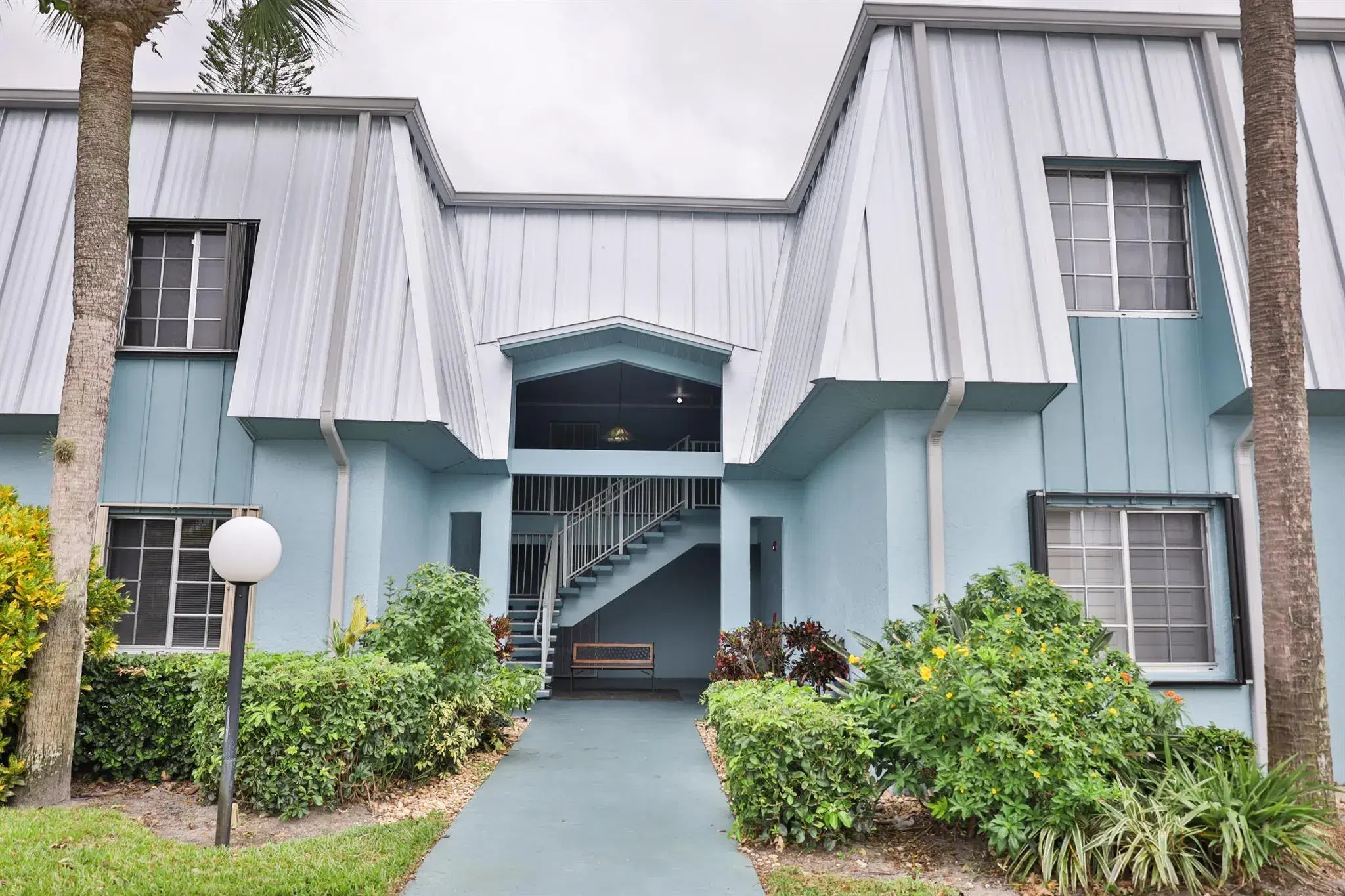 Picture of 950 S Kanner Highway E4, Stuart, FL 34994