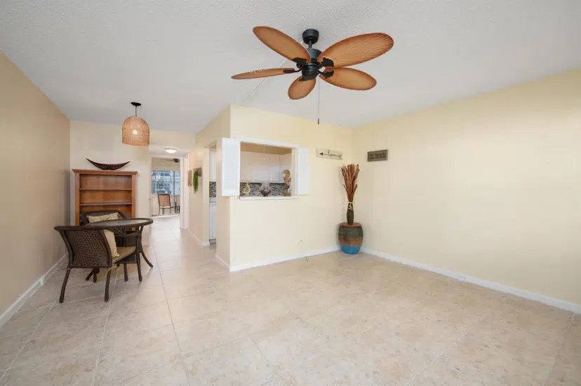 Picture of 318 Chatham P 318, West Palm Beach FL 33417