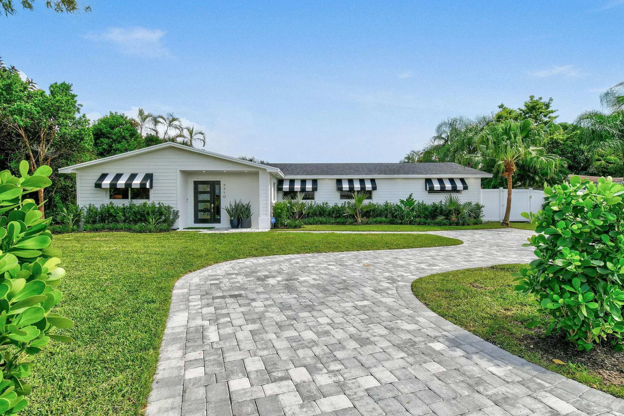 Picture of 7710 W Lake Drive, Lake Clarke Shores, FL 33406