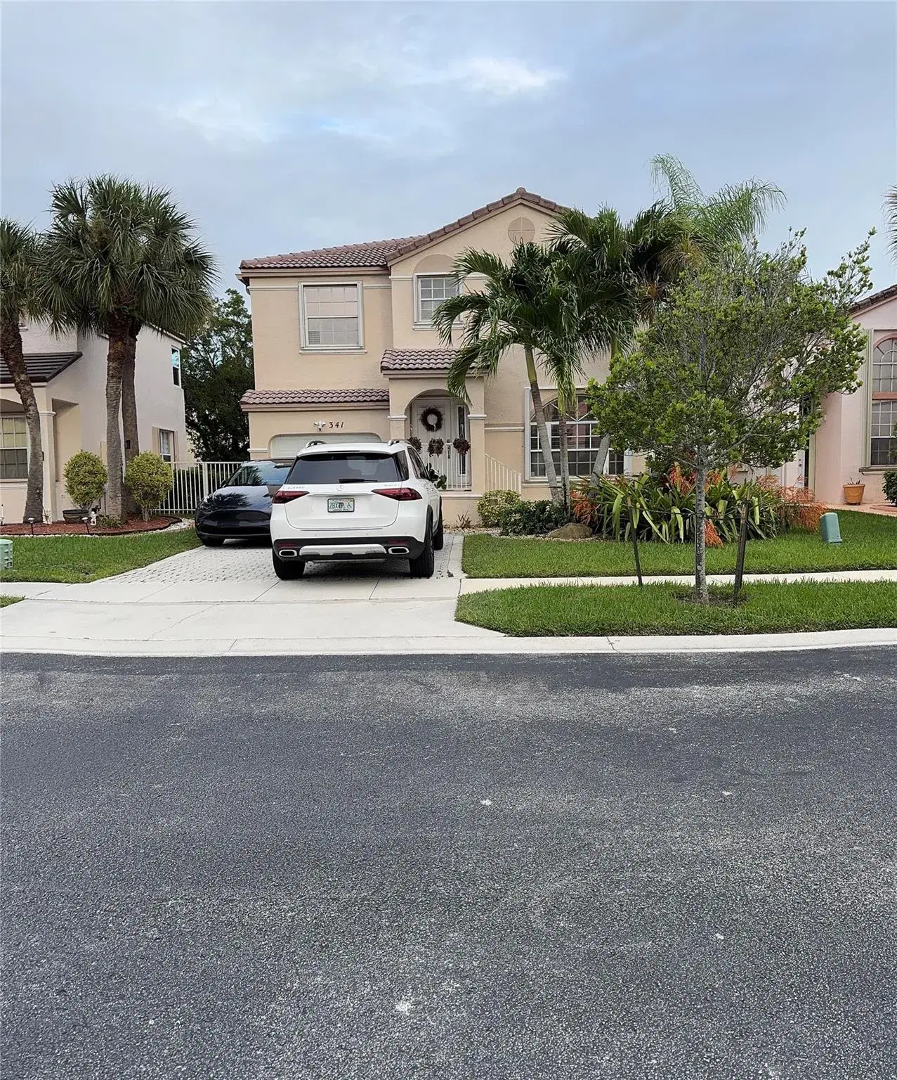 Picture of 341 NW 153Rd Ln, Pembroke Pines, FL 33028