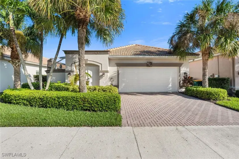 Picture of 104 Glen Eagle Cir, Naples FL 34104