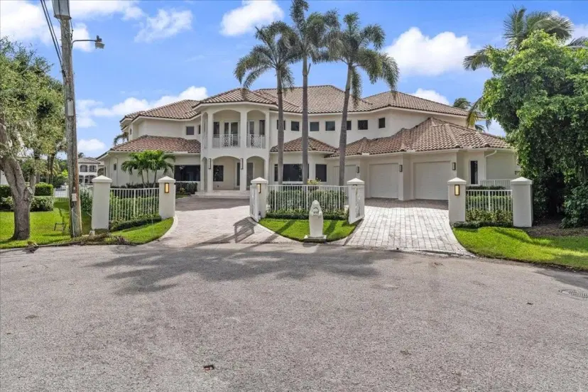 Picture of 978 Dogwood Dr, Delray Beach FL 33483