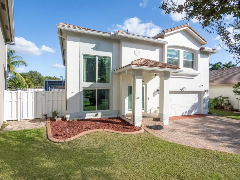 Picture of 84 Gables Blvd, Weston FL 33326