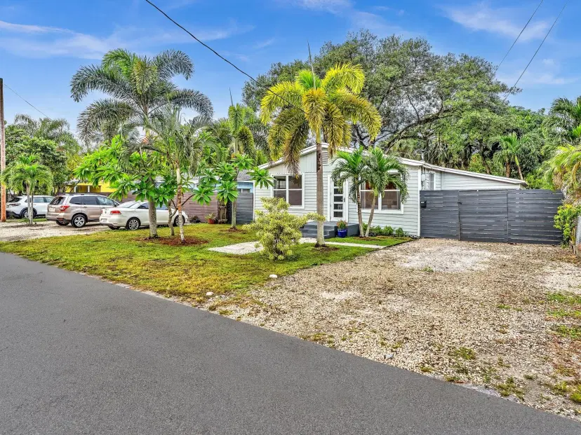 Picture of 1221 NE 3Rd Ave, Fort Lauderdale FL 33304