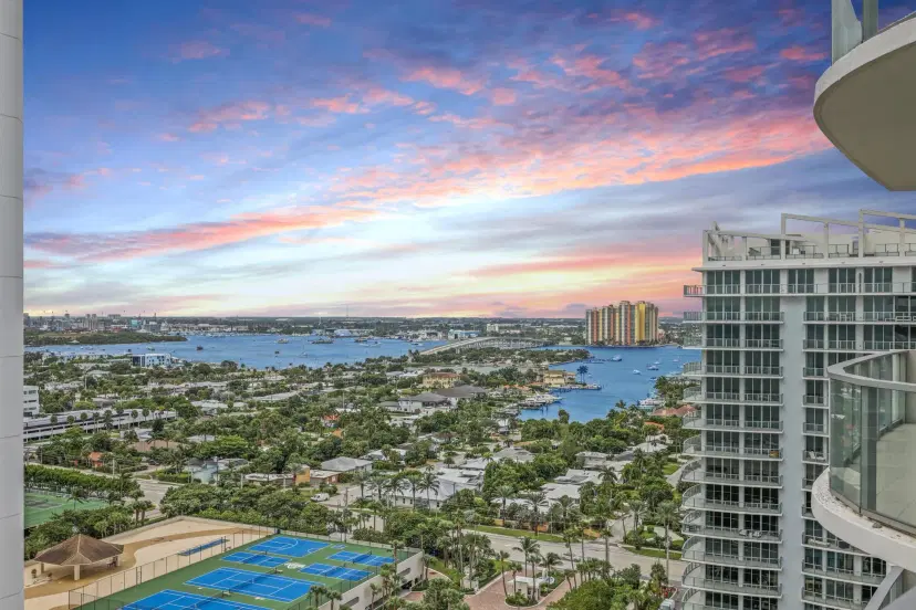 Picture of 3100 N Ocean Drive H-1804, Singer Island FL 33404