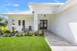 Picture of 16440 Oakview Cir, Alva, FL 33920