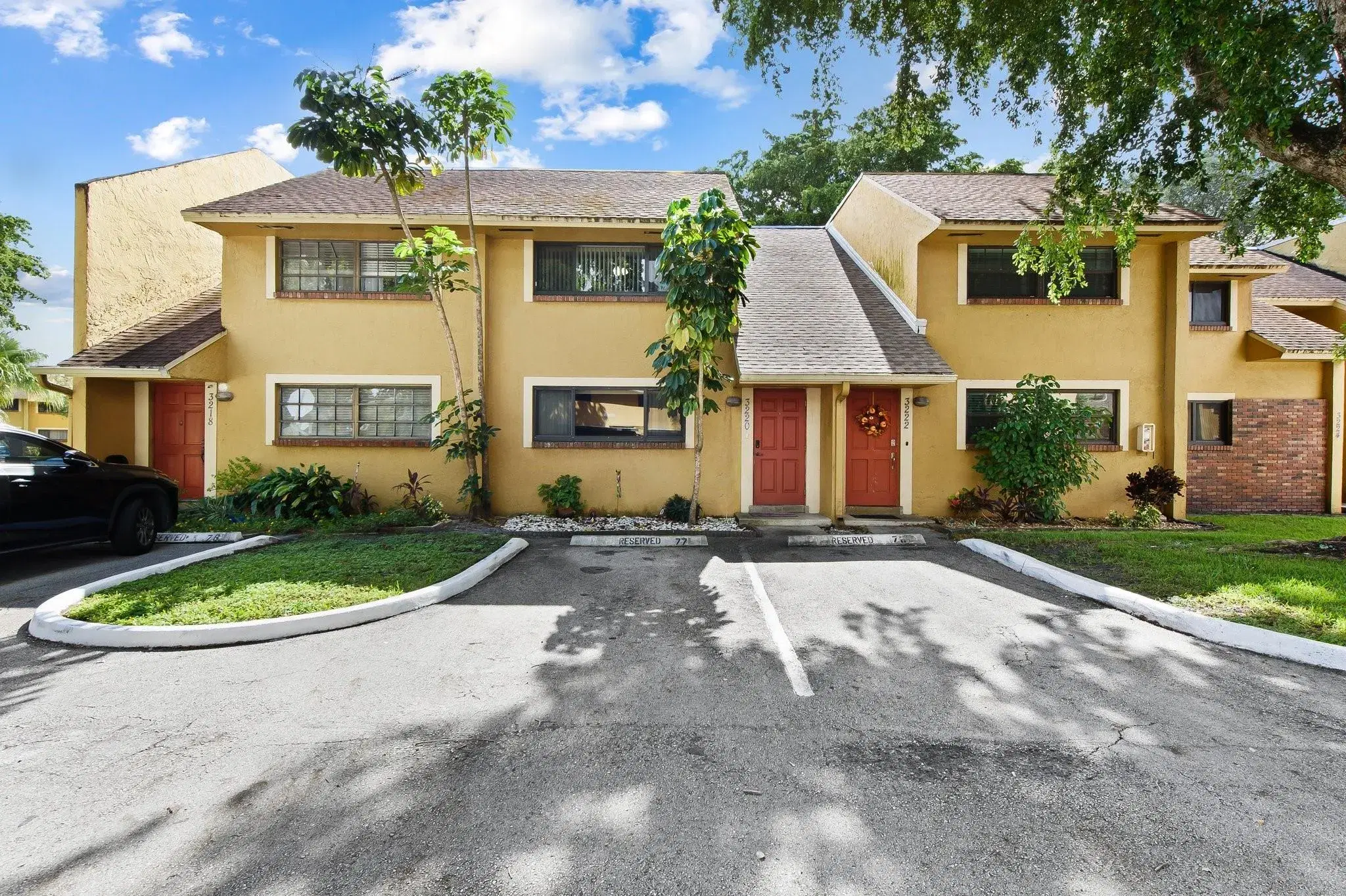 Picture of 3220 N Pine Island Rd 508, Sunrise, FL 33351