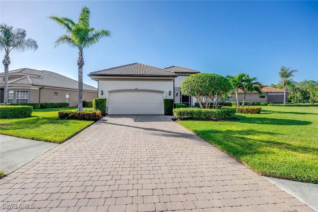 Picture of 6145 Dogleg Dr, Naples, FL 34113