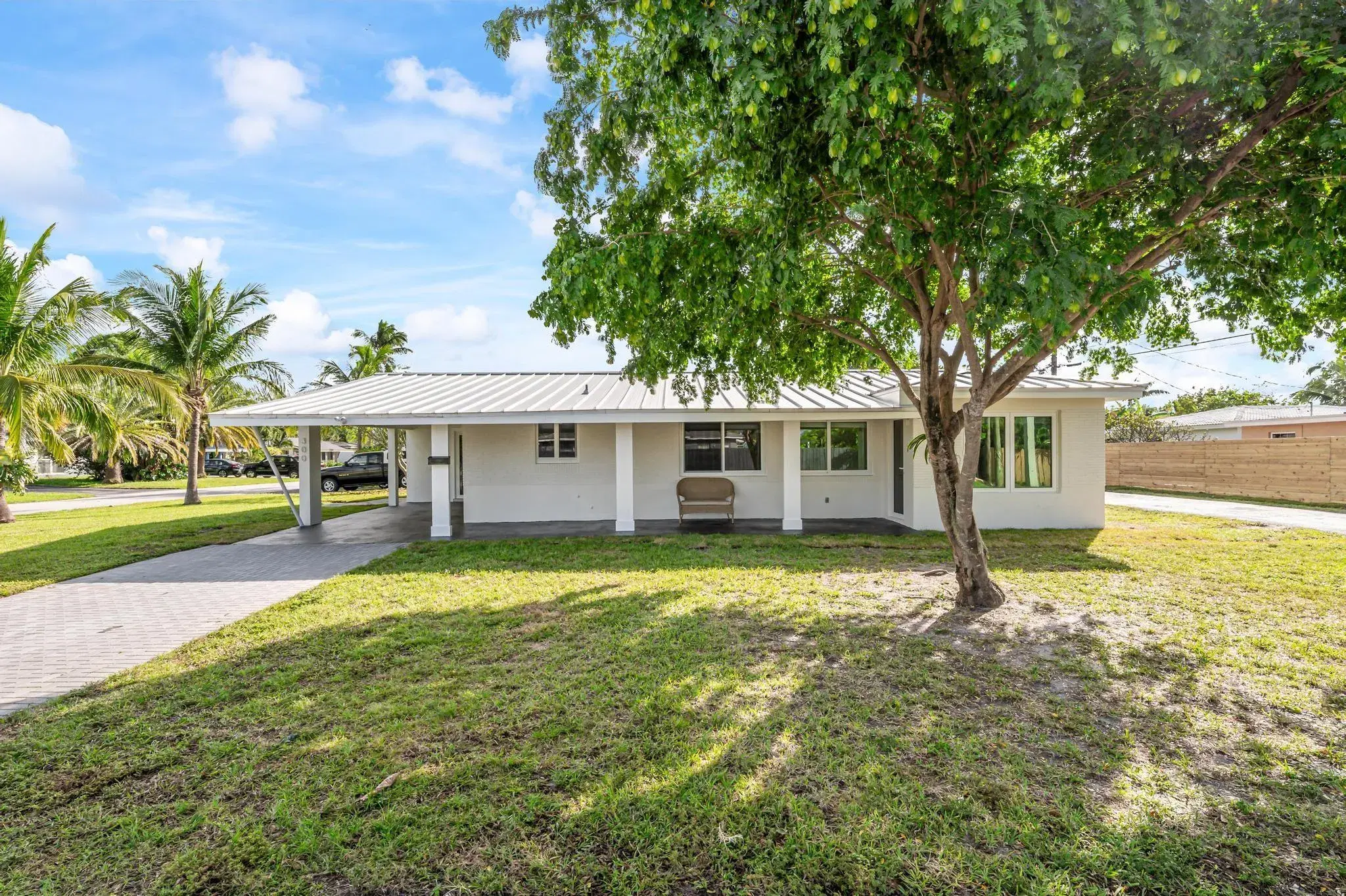 Picture of 300 NE 43Rd St, Oakland Park, FL 33334