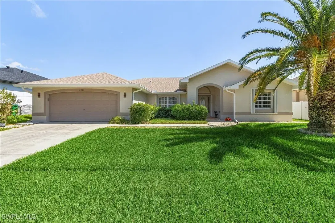 Picture of 2201 SE 17Th Pl, Cape Coral, FL 33990