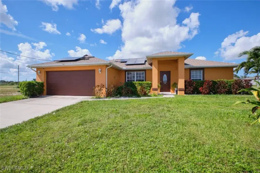 Picture of 906 NE 2Nd Pl, Cape Coral FL 33909