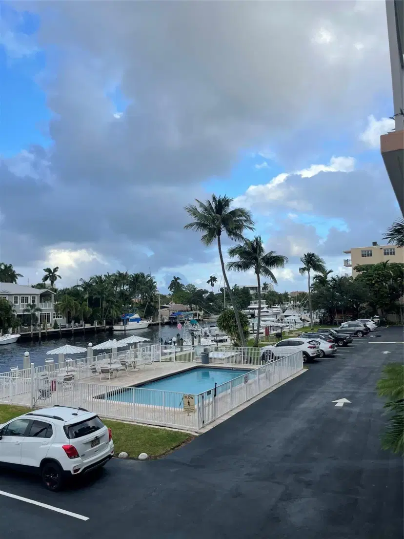 Picture of 1731 SE 15 206, Fort Lauderdale FL 33316