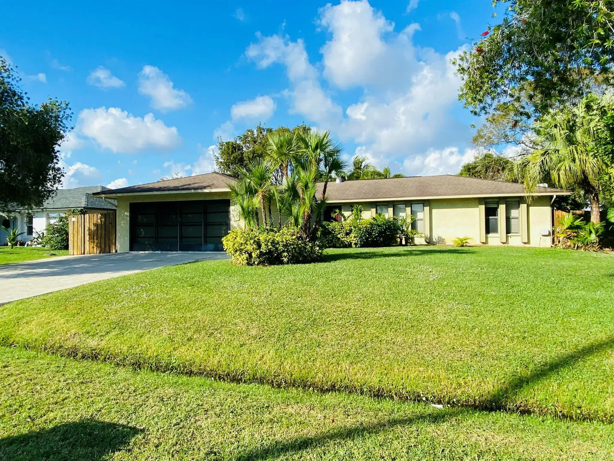 Picture of 955 SE Brookedge Avenue, Port St Lucie, FL 34983