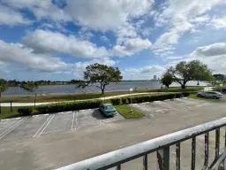 Picture of 470 Executive Center Drive 2-B, West Palm Beach, FL 33401