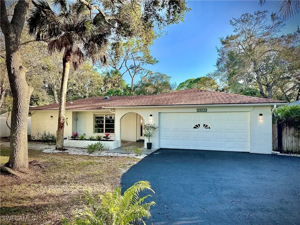 Picture of 2472 Harbor Rd, Naples, FL 34104