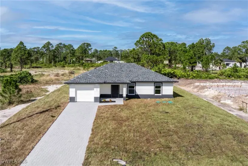 Picture of 620 Parker Ave S, Lehigh Acres FL 33974