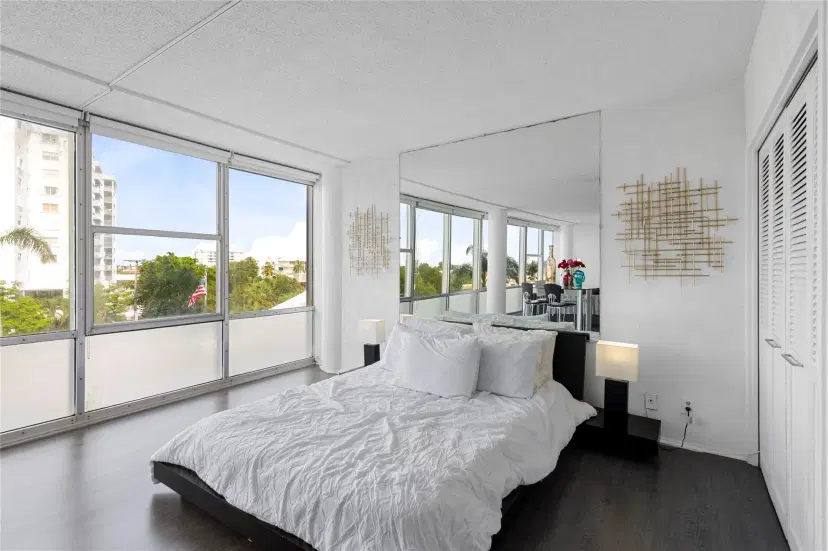 Picture of 900 Bay Dr 313, Miami Beach FL 33141