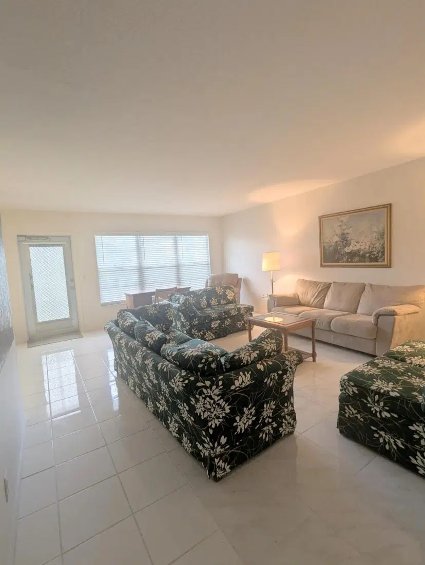 Picture of 313 Wellington M, West Palm Beach FL 33417