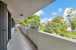 Picture of 555 Banyan Tree Lane 302, Delray Beach, FL 33483