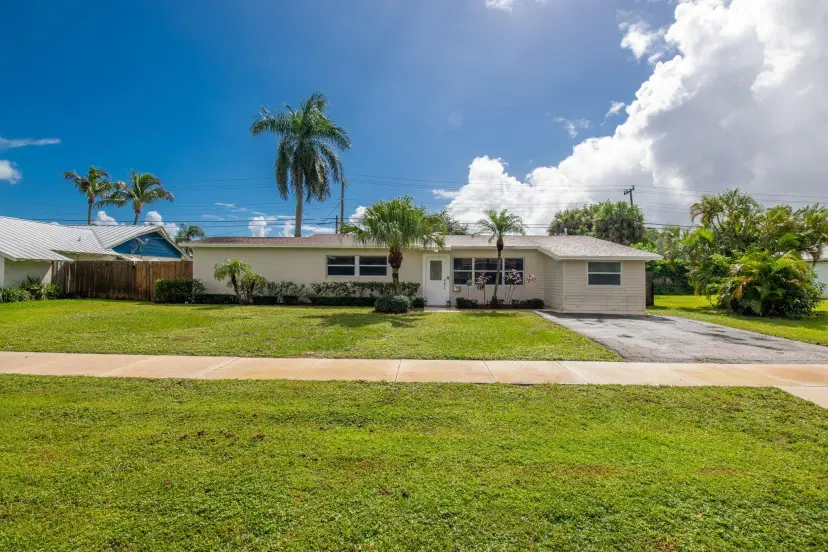 Picture of 528 Harbour Road, North Palm Beach FL 33408