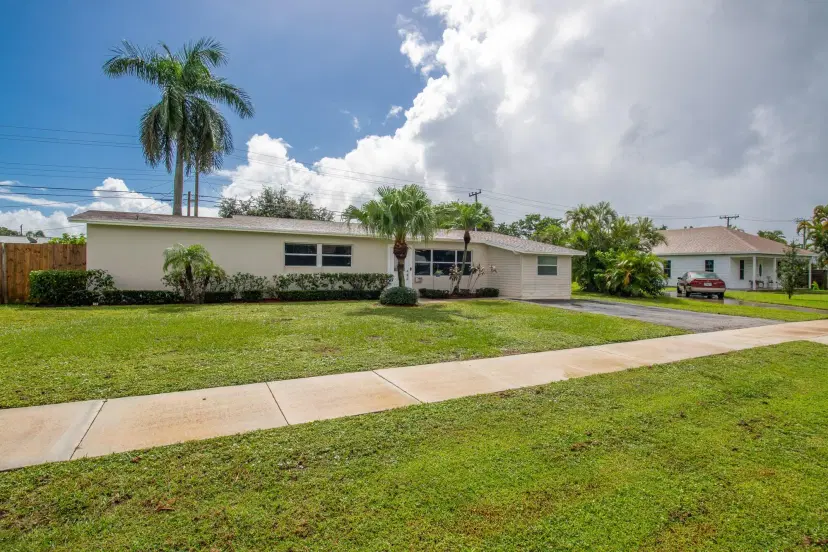 Picture of 528 Harbour Road, North Palm Beach FL 33408