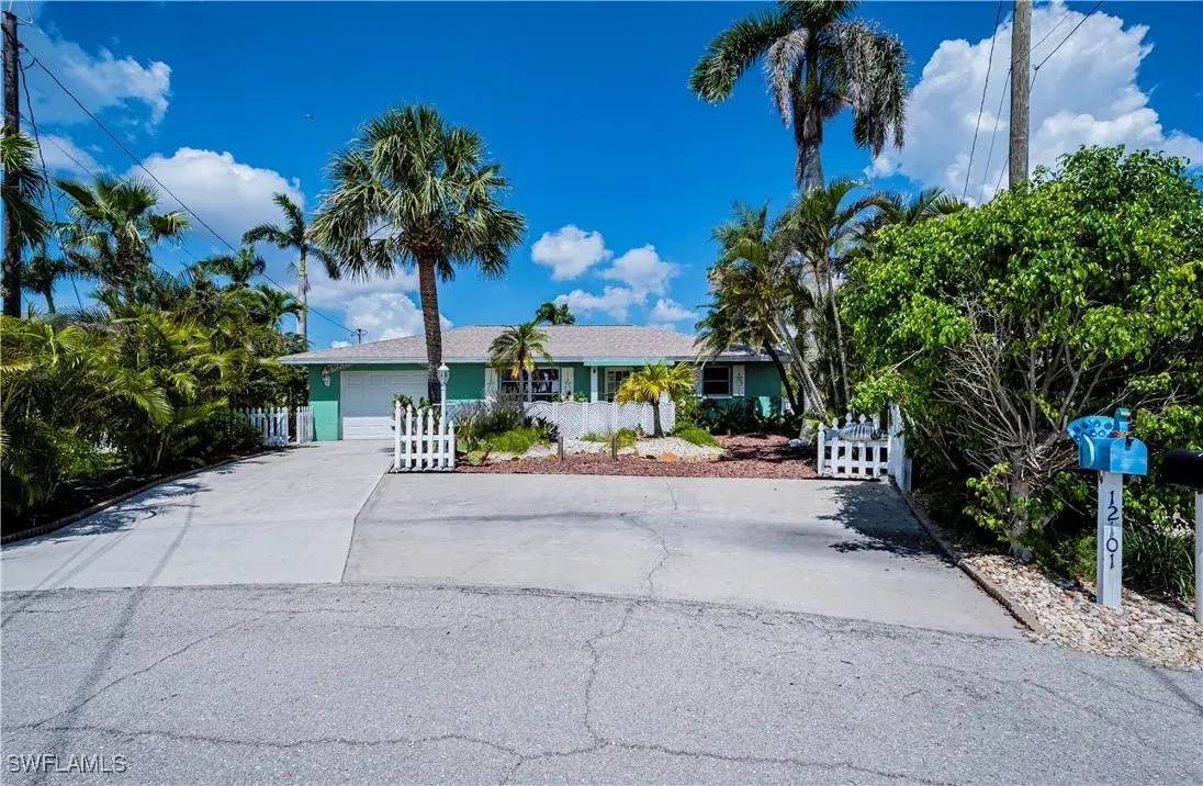 Picture of 12101 Moon Shell Dr, Matlacha Isles, FL 33991