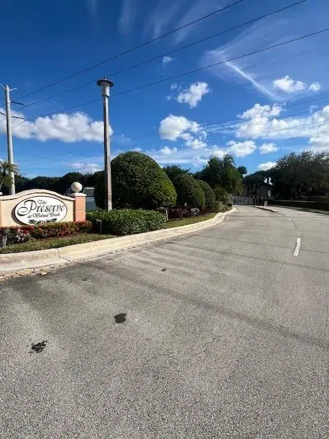 Picture of 2251 NW 77Th Way 201, Hollywood, FL 33024