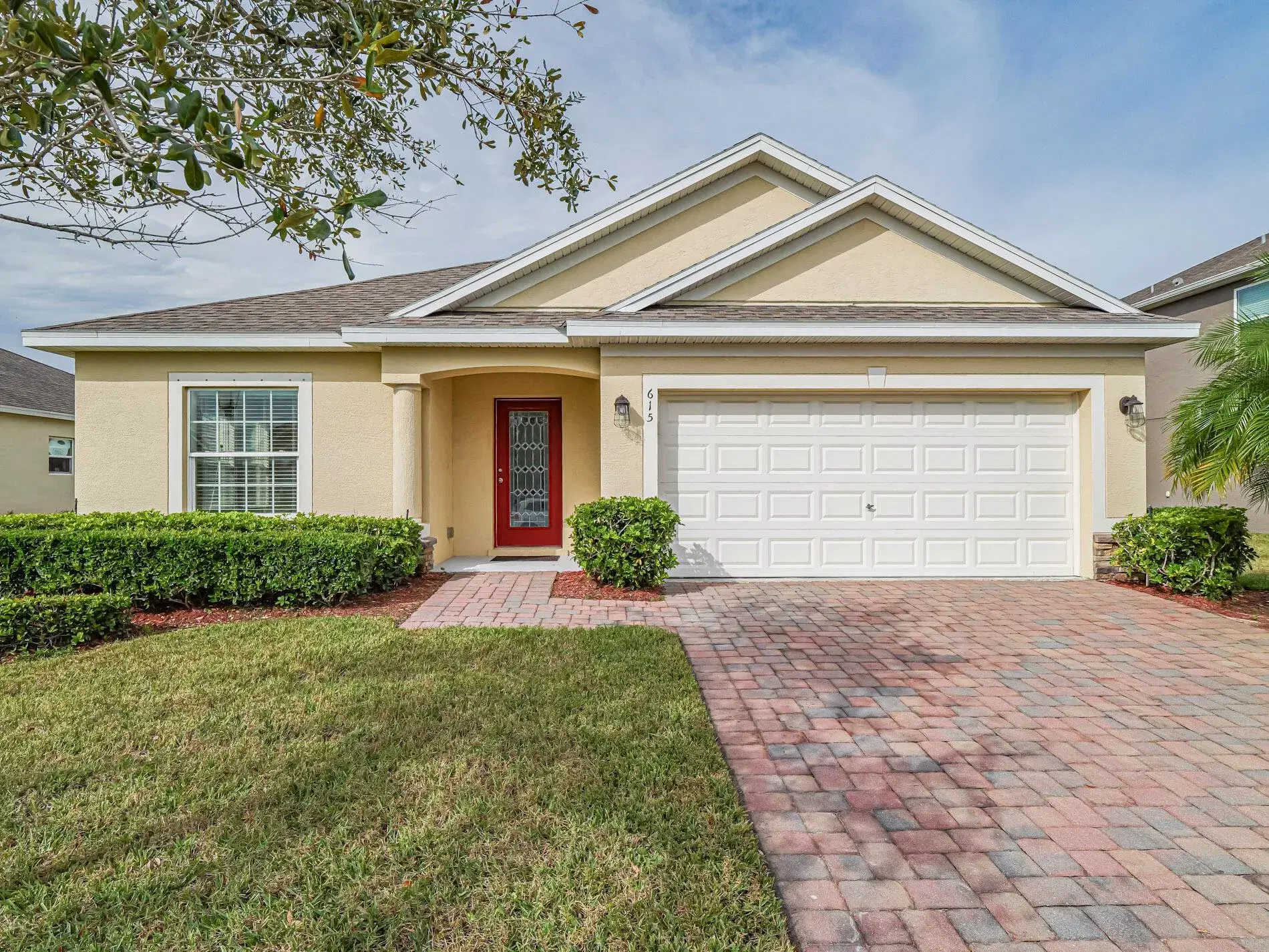 Picture of 615 Valencia Circle Sw, Vero Beach, FL 32968