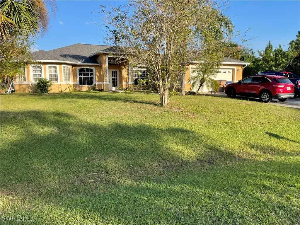 Picture of 710 Desoto Ave, Lehigh Acres, FL 33972